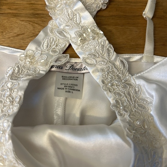 LINEA DONATELLA ⭐️ satin gown and robe set - Picture 5 of 10